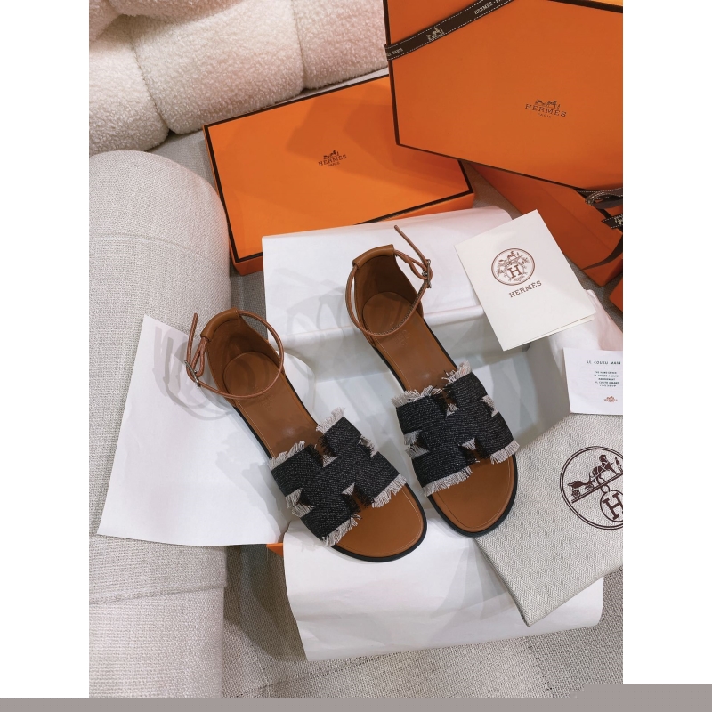 H**mes slippers